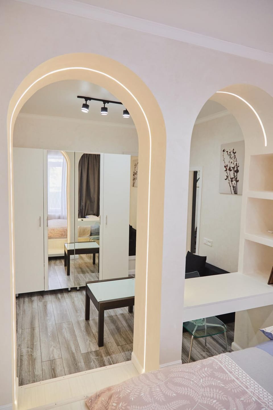 Seating area, hair dresser, wardrobe