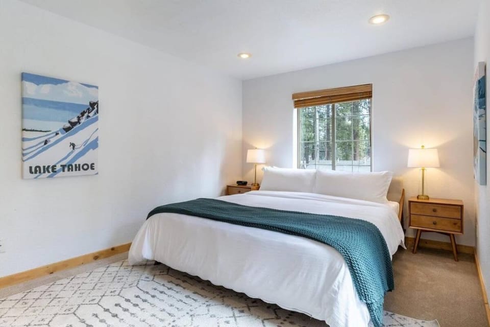 Bright 3BD Kings Beach Townhome House in Kings Beach