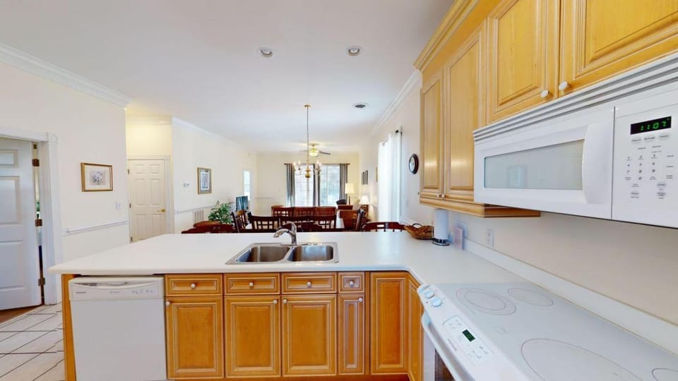 Four Bedroom, 3 Baths, Avian Forest, Scenic View House in South Carolina