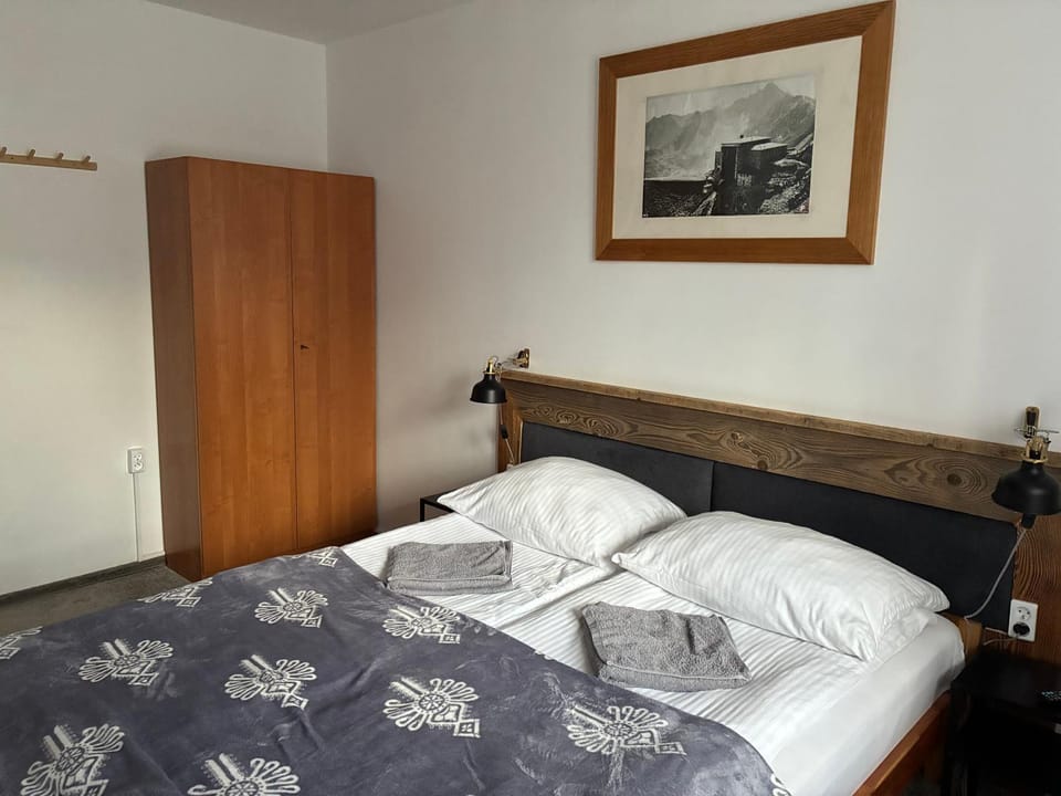 Bed, Photo of the whole room, Bedroom, towels, wardrobe