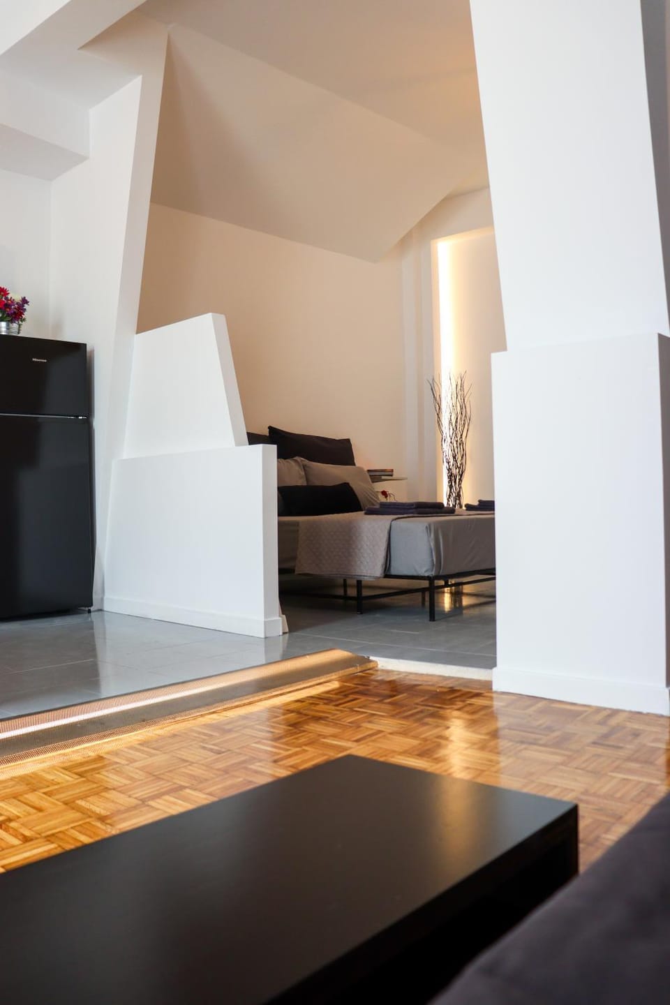 Bed, Seating area