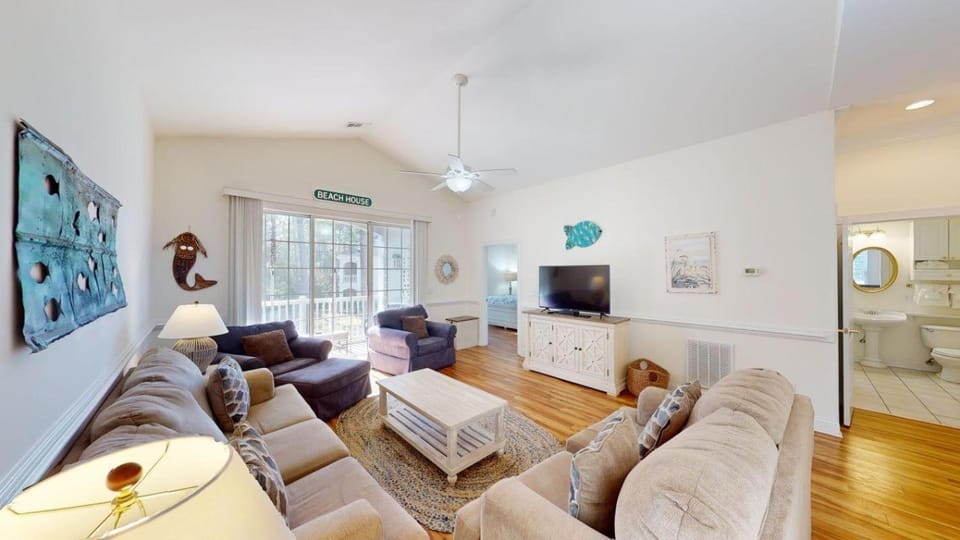 Four Bedroom, Three Bath, Golf Villa, Scenic View House in Pawleys Island