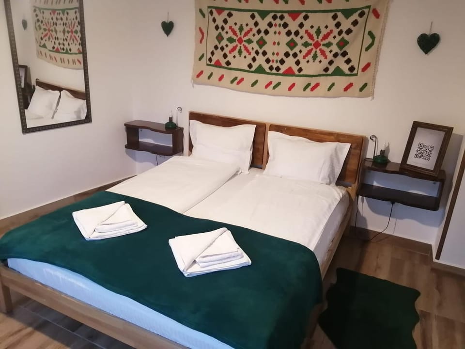 Bed, towels