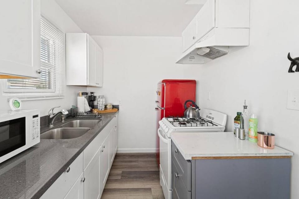 Kitchen or kitchenette, minibar, oven, pet friendly, stove