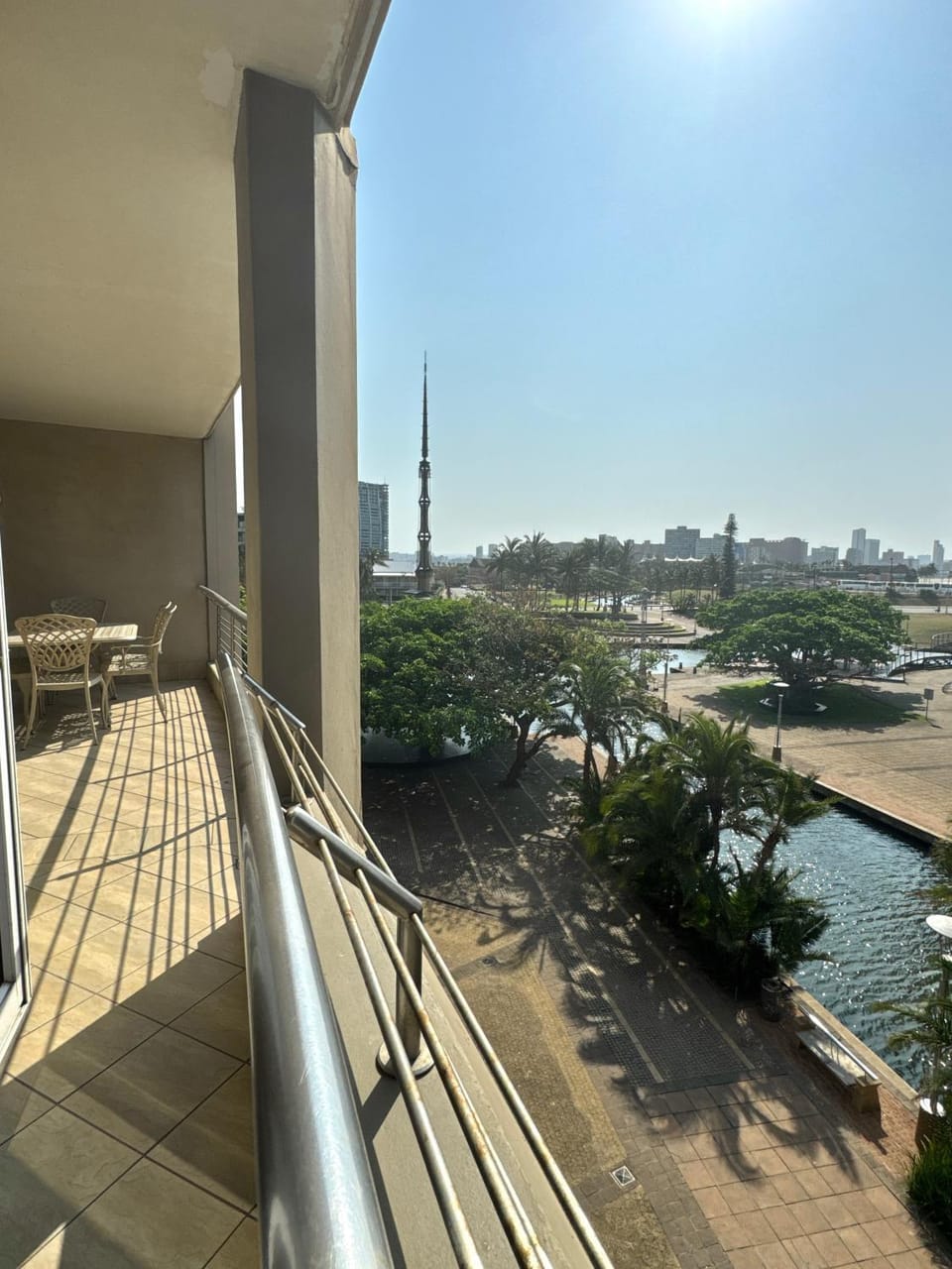 Accommodation Front - Dazzling 4 Sleeper near Ushaka Marine World Apartment in Durban