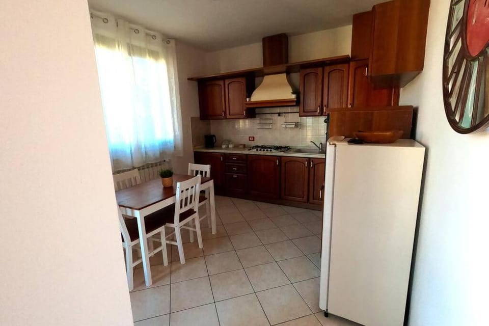 Kitchen or kitchenette, Dining area, dishwasher, minibar, stove