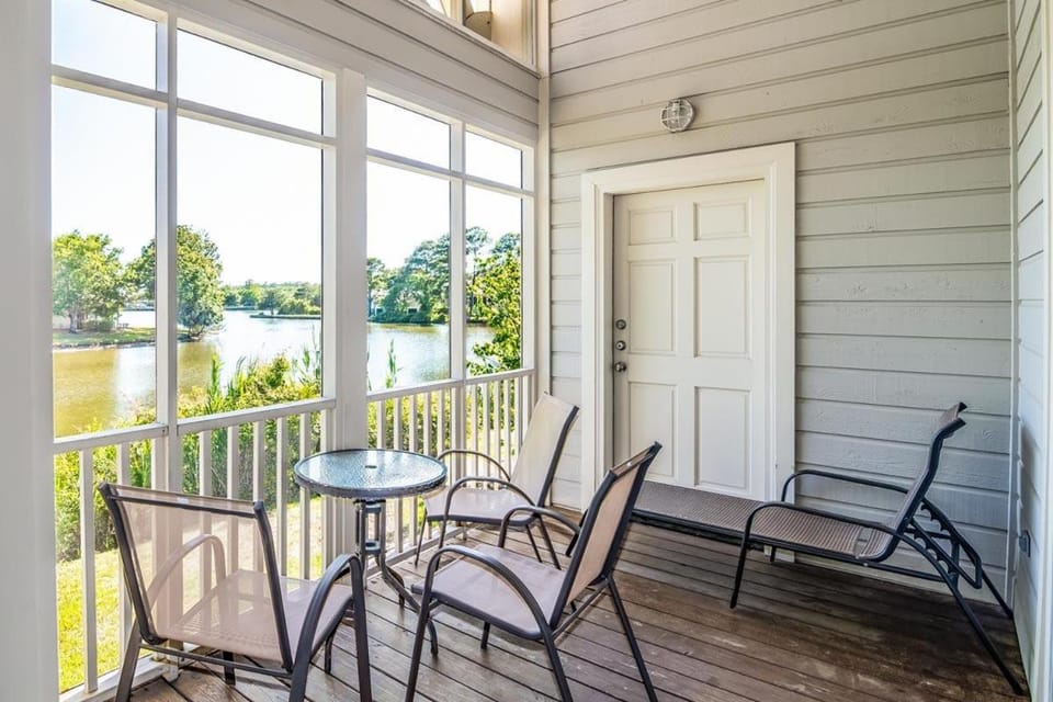 Beautiful 2BR 2BA Lakeside Villa with Lake Views House in South Carolina