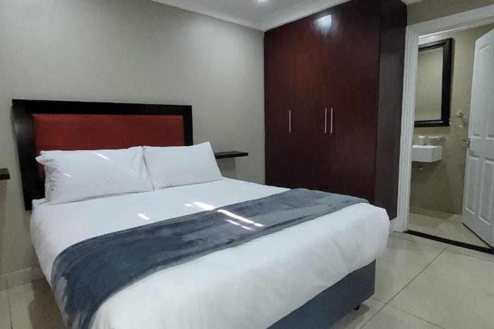 Accommodation Front - Relaxing 2 Sleeper near Ushaka Marine World Apartment in Durban