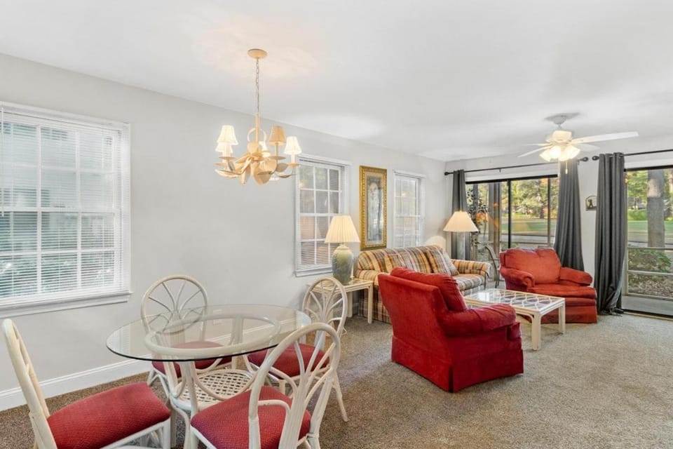 Golf Side Elegance 2BR Villa Hideaway House in South Carolina