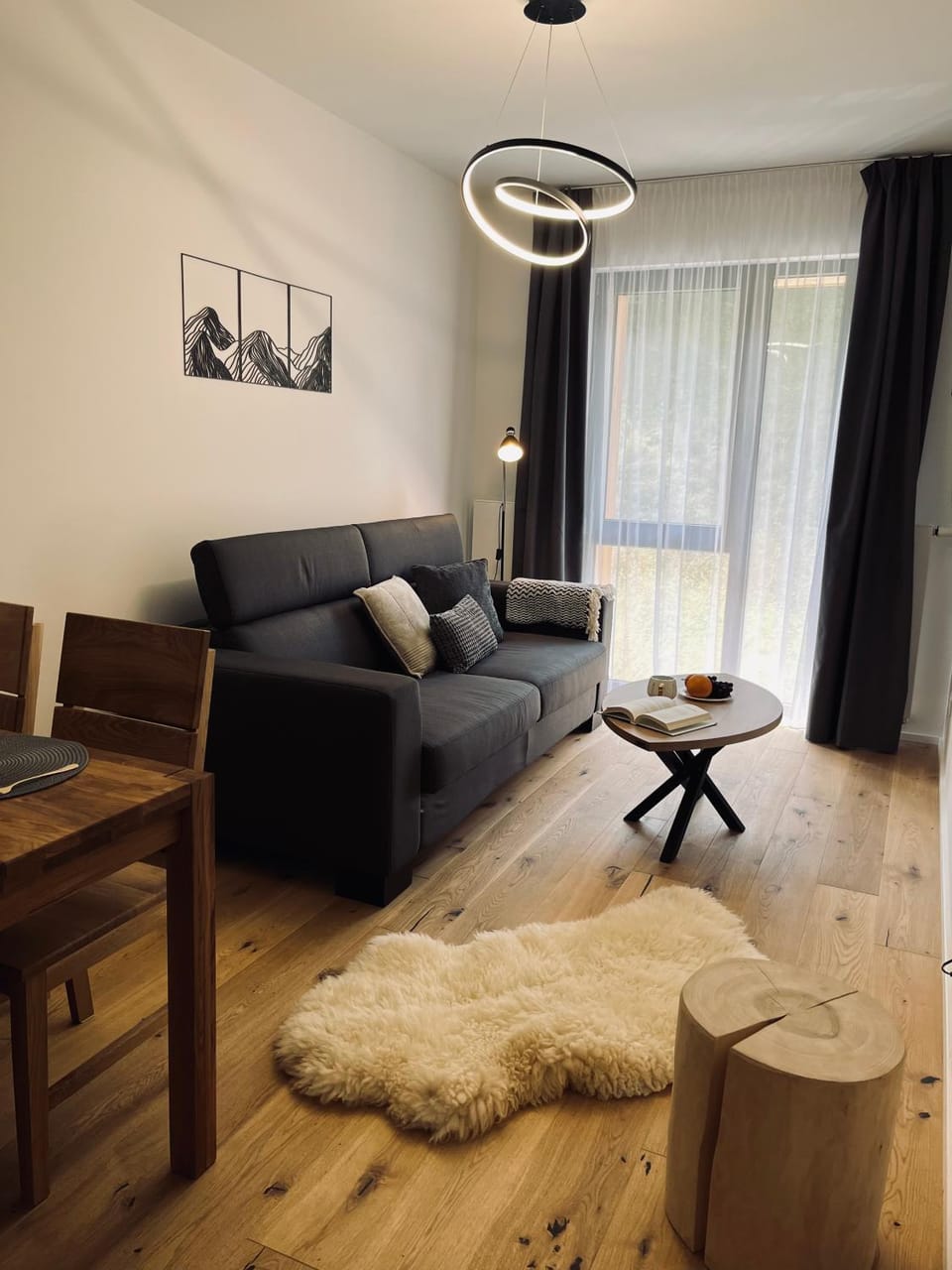 Living room, Seating area