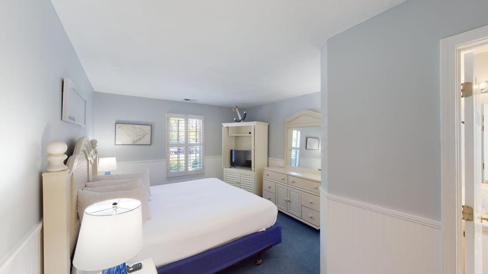 True Blue Villas Your 3BR Oasis House in South Carolina