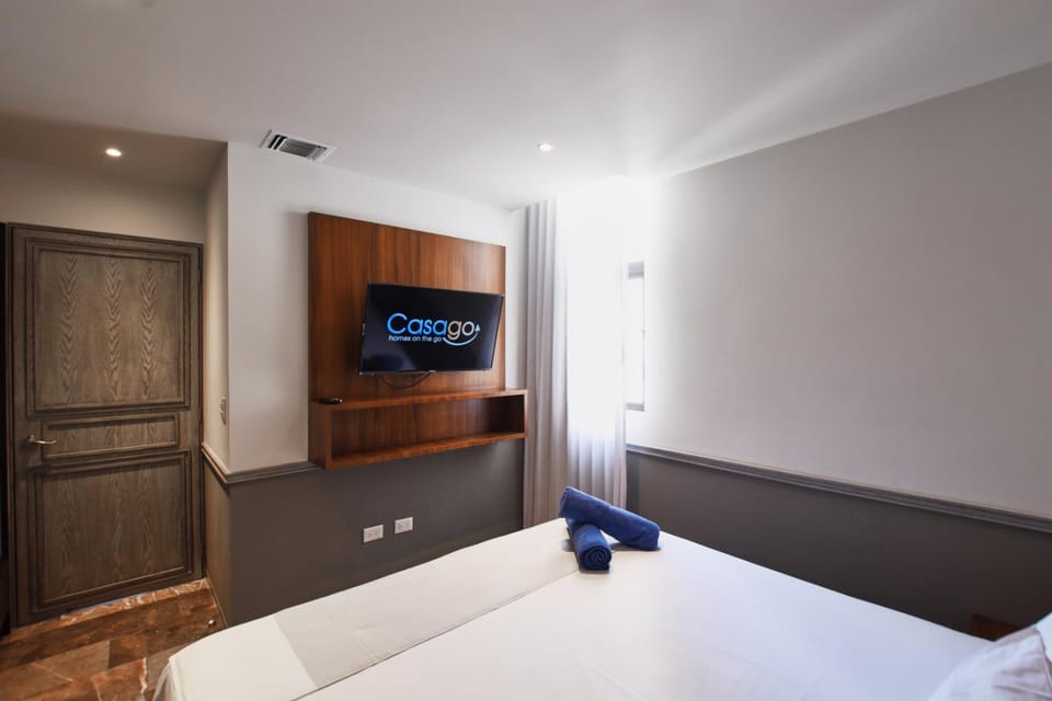 Bed, Evening entertainment, Bedroom