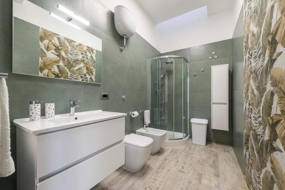 Toilet, Bathroom, bidet, towels