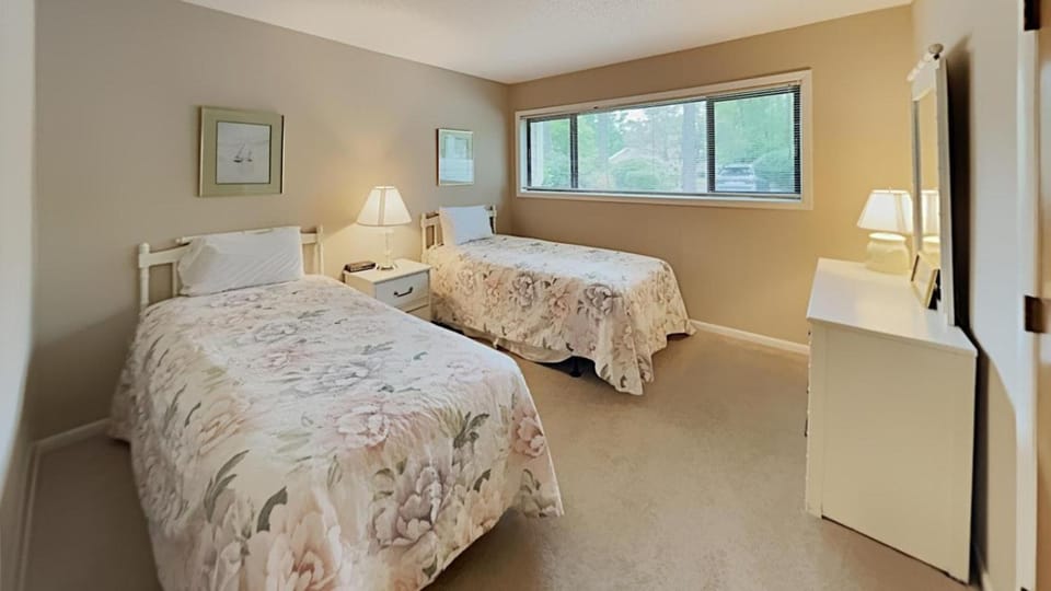 Scenic Golf Villa River Club 2BR Getaway House in South Carolina