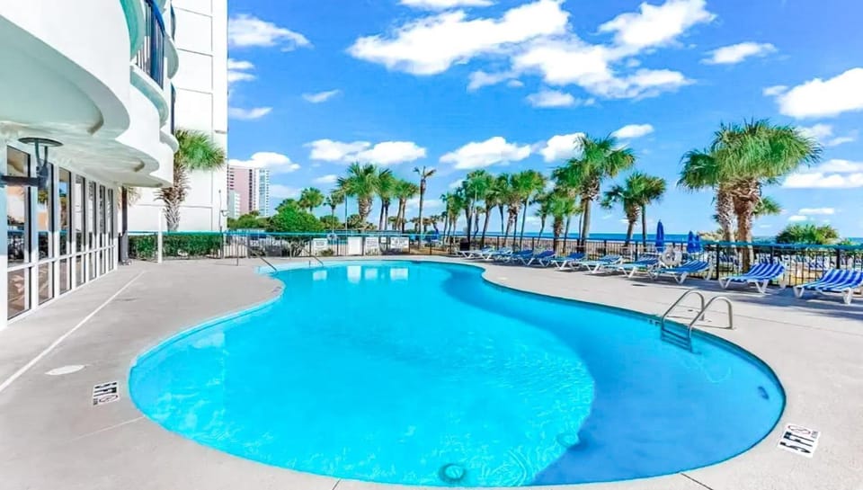 Property building, Day, Pool view, Swimming pool