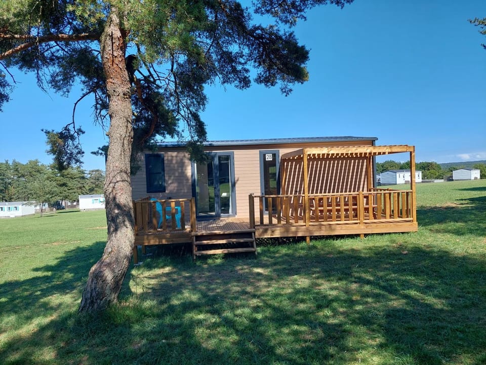 Domaine du Bel Air Campground/ 
RV Resort in Bourgogne-Franche-Comté