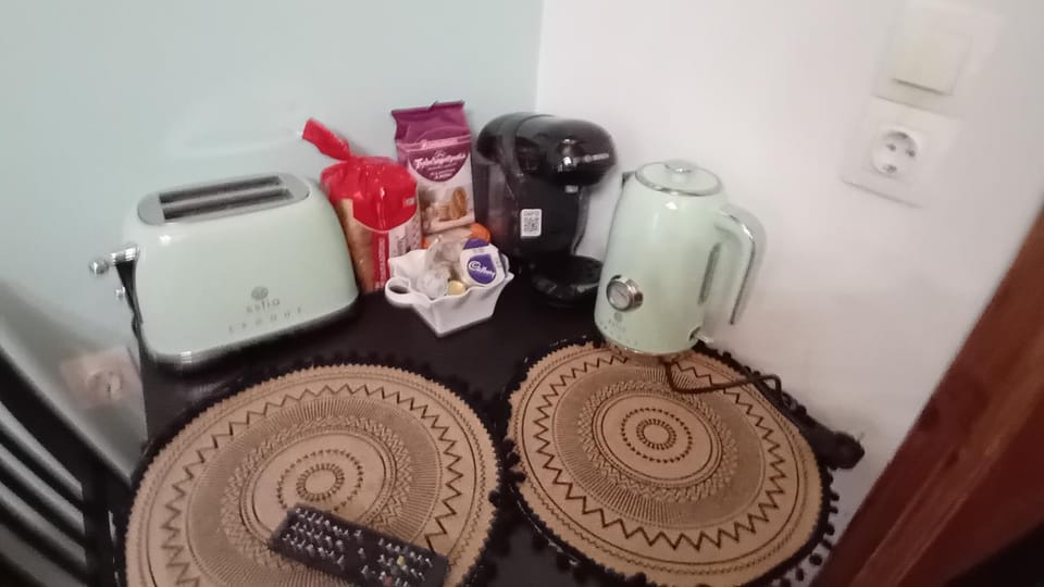 Coffee/tea facilities, Kitchen or kitchenette, toaster