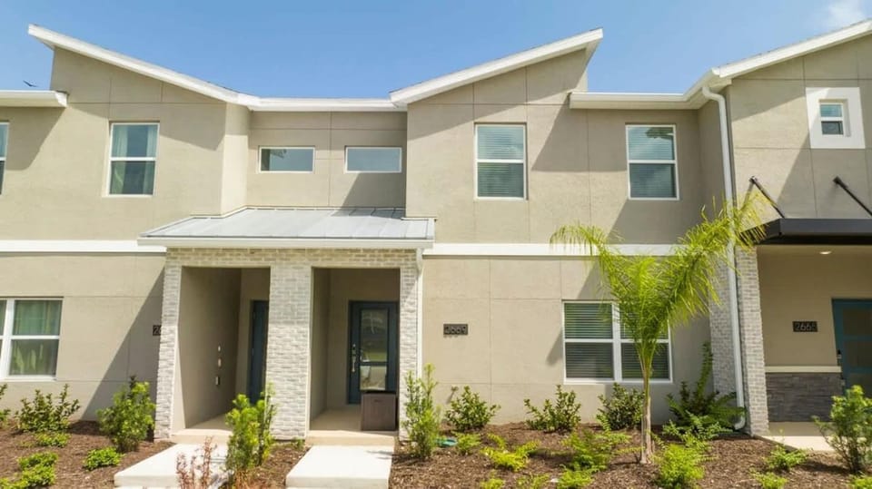 WonderFul 4Bd w Pool Close to Disney at StoreyLake 2669 House in Kissimmee