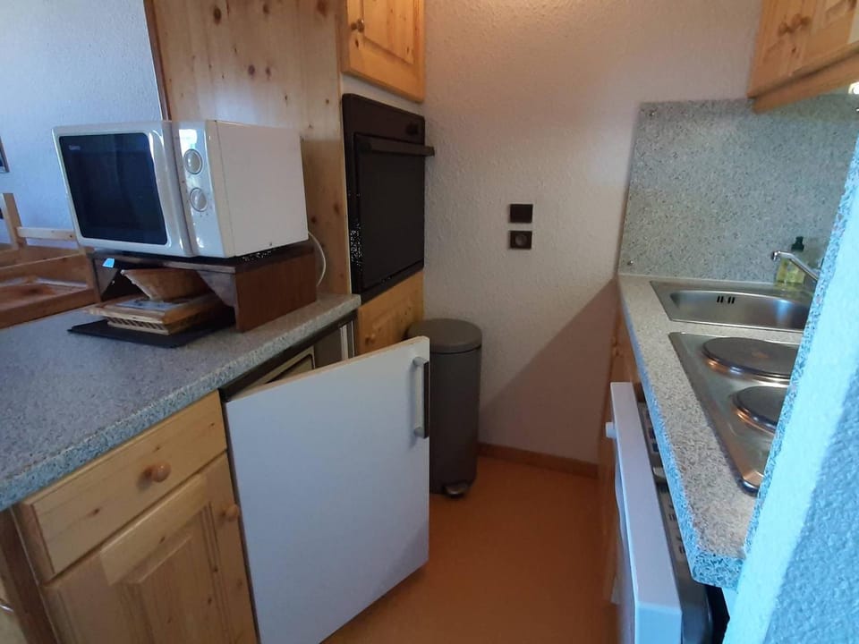 Appartement duplex 7 pers, pistes, commerces, parking, balcon - FR-1-355-227 Apartment in Les Allues