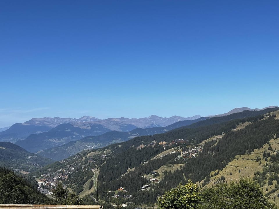 Appartement duplex 7 pers, pistes, commerces, parking, balcon - FR-1-355-227 Apartment in Les Allues