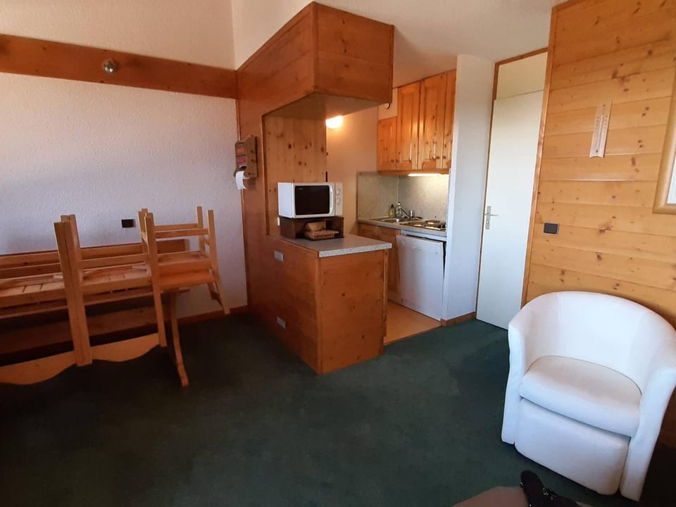 Appartement duplex 7 pers, pistes, commerces, parking, balcon - FR-1-355-227 Apartment in Les Allues