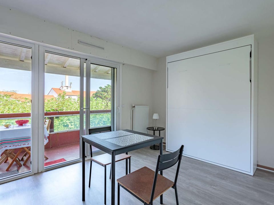 Studio lumineux avec balcon à 300m des plages d'Anglet - FR-1-3-596 Apartment in Anglet