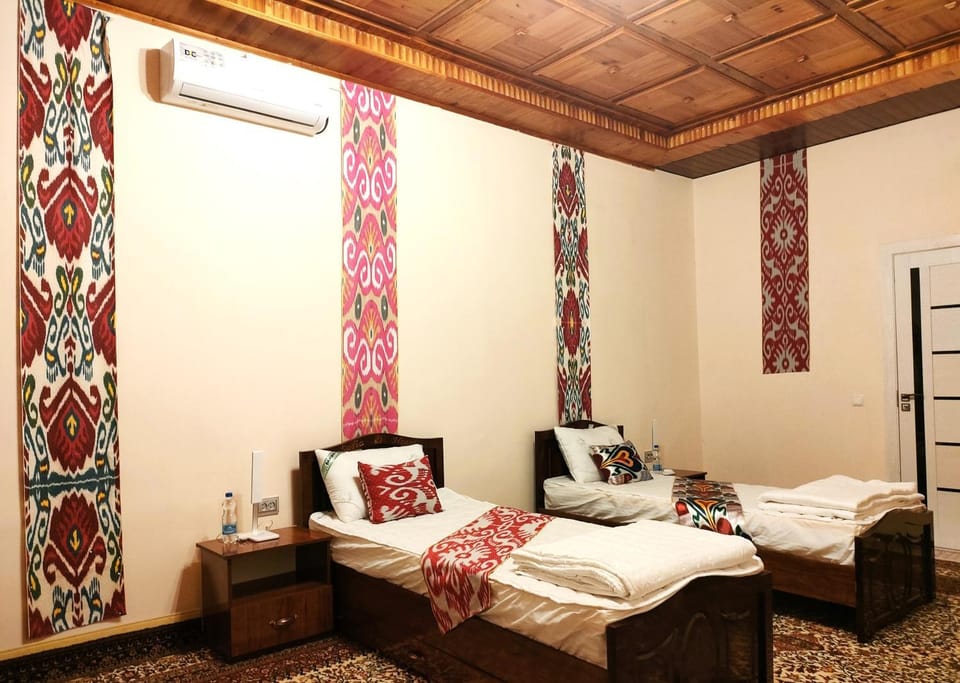 Bed, Photo of the whole room, air conditioner