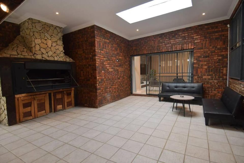 Menlyn Maine - The Smart Home Villa in Pretoria