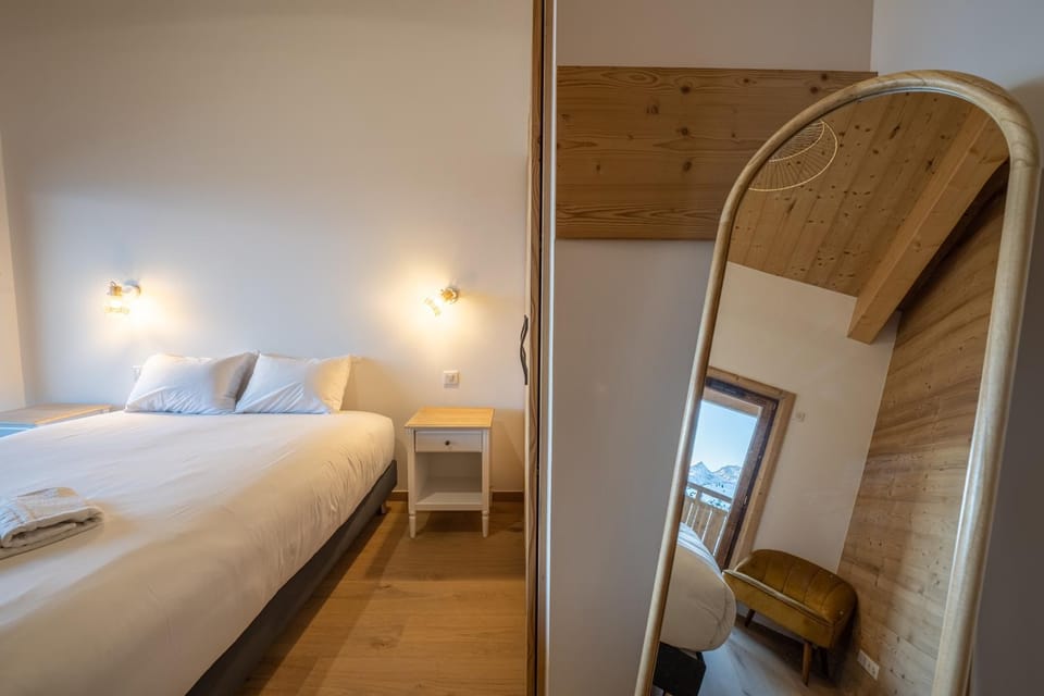 Bed, Bedroom