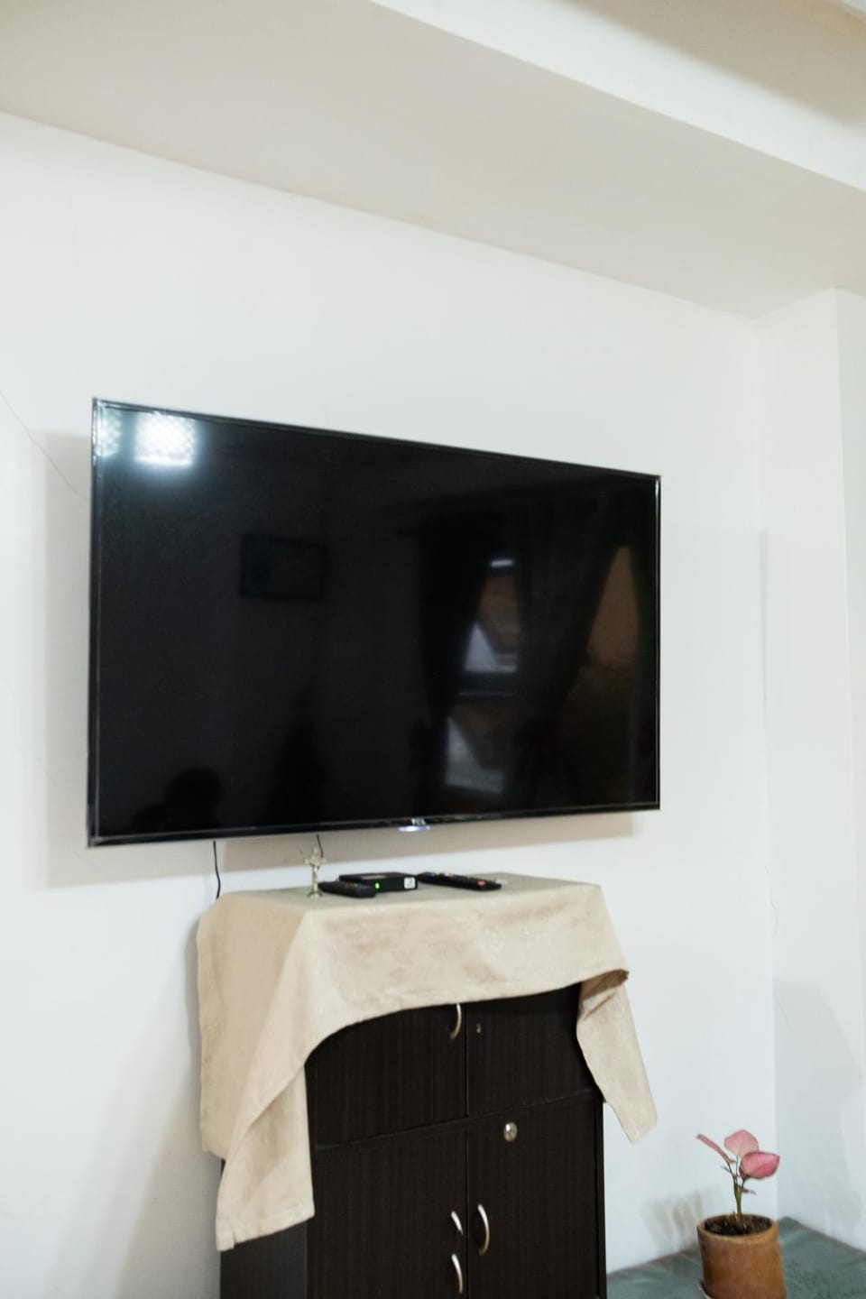 The Greens Home & Garden - ENTIRE 3RD FLOOR Apartment in Baguio
