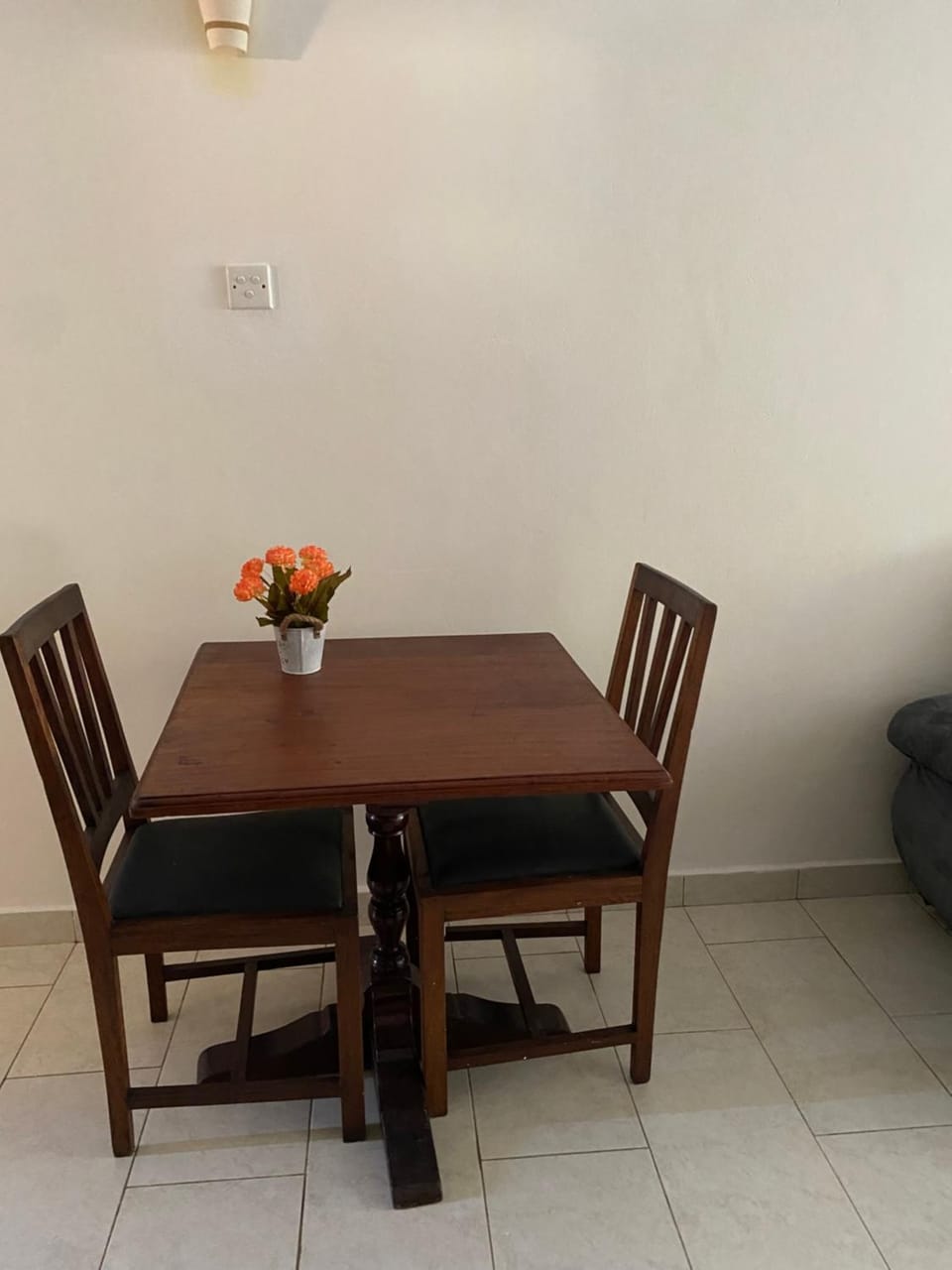 Seating area, Dining area