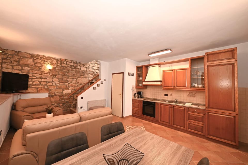 TV and multimedia, Kitchen or kitchenette, Living room, oven