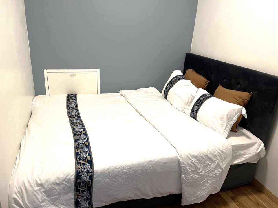 Bedroom, young children, older children
