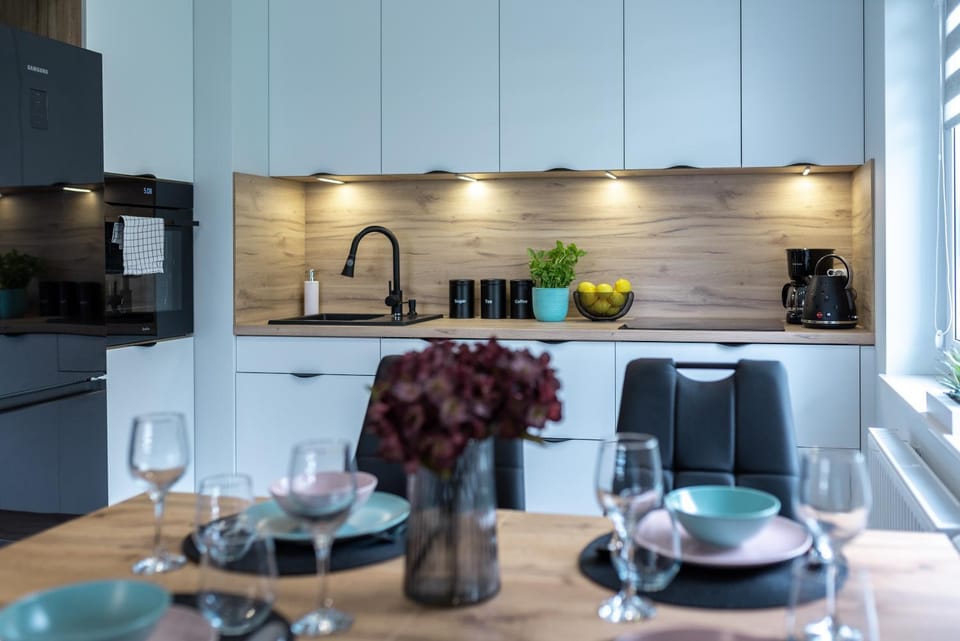 Kitchen or kitchenette, Dining area, dishwasher, minibar, stove