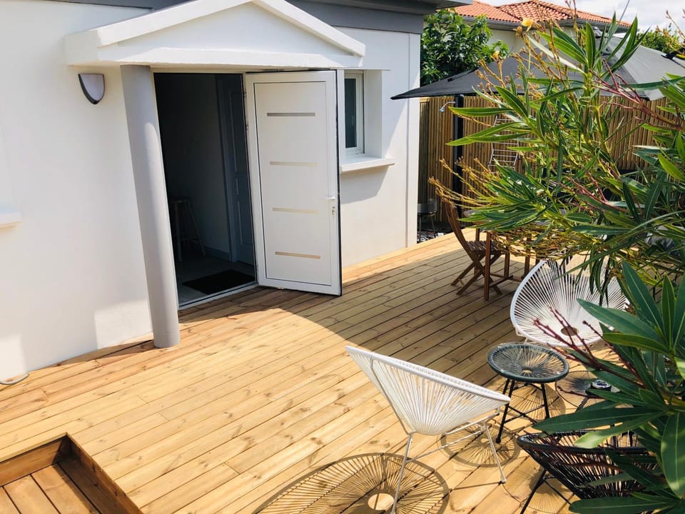 Property building, Garden