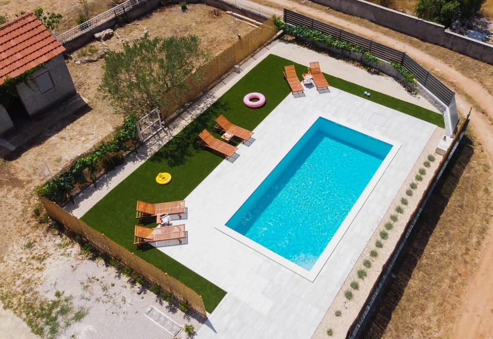 Spring, Day, Bird's eye view, Pool view, Swimming pool, Swimming pool, sunbed