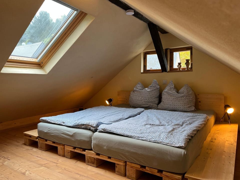 Bed, Bedroom