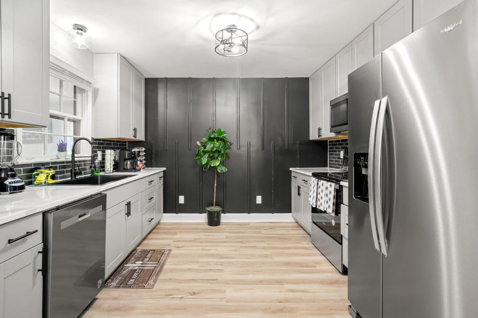 Kitchen or kitchenette, dishwasher, minibar, oven, pet friendly, stove, toaster