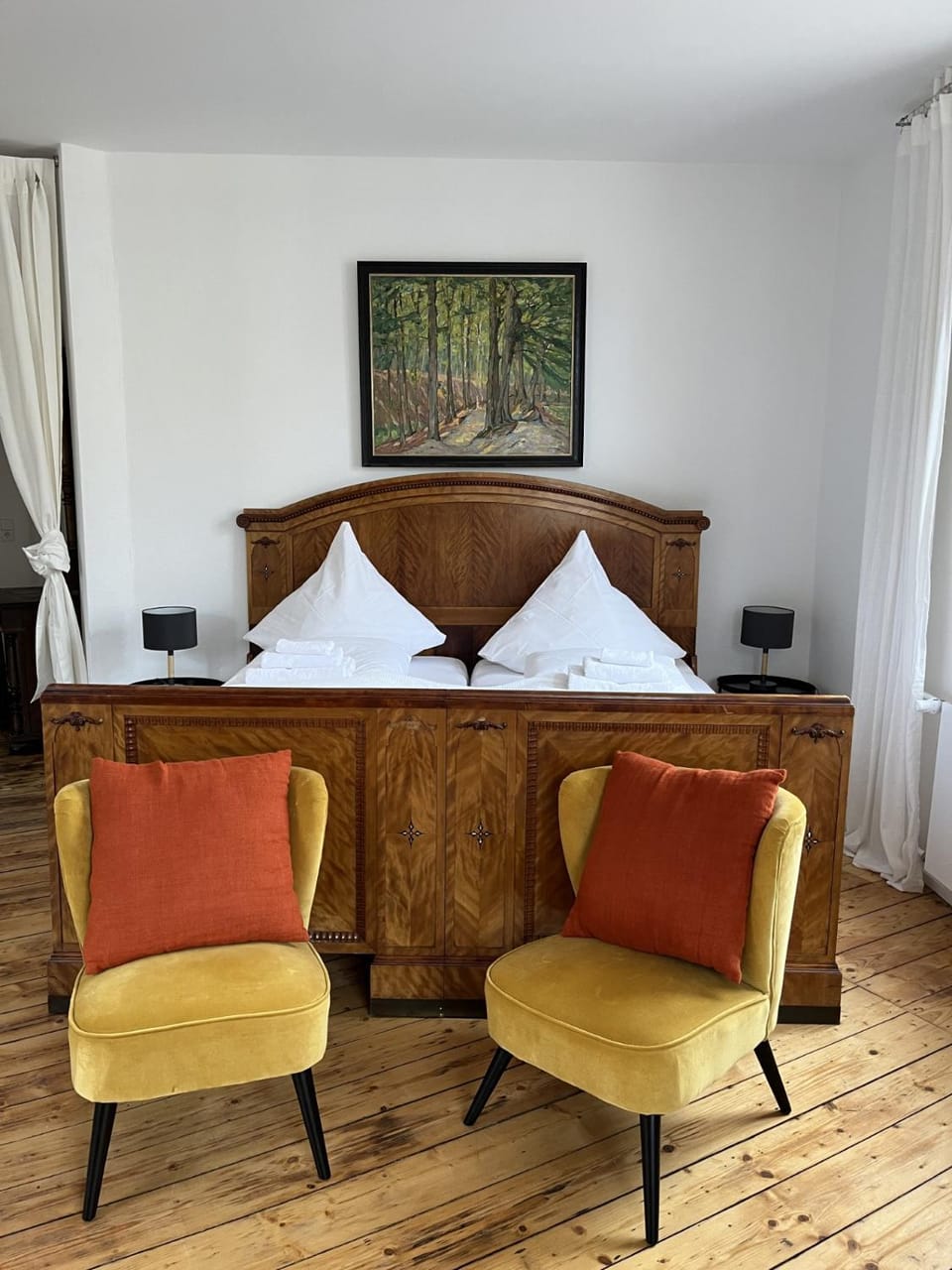 Bed, Photo of the whole room