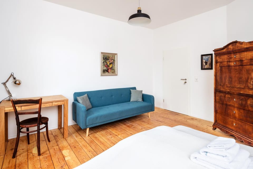 Photo of the whole room, Seating area, wardrobe