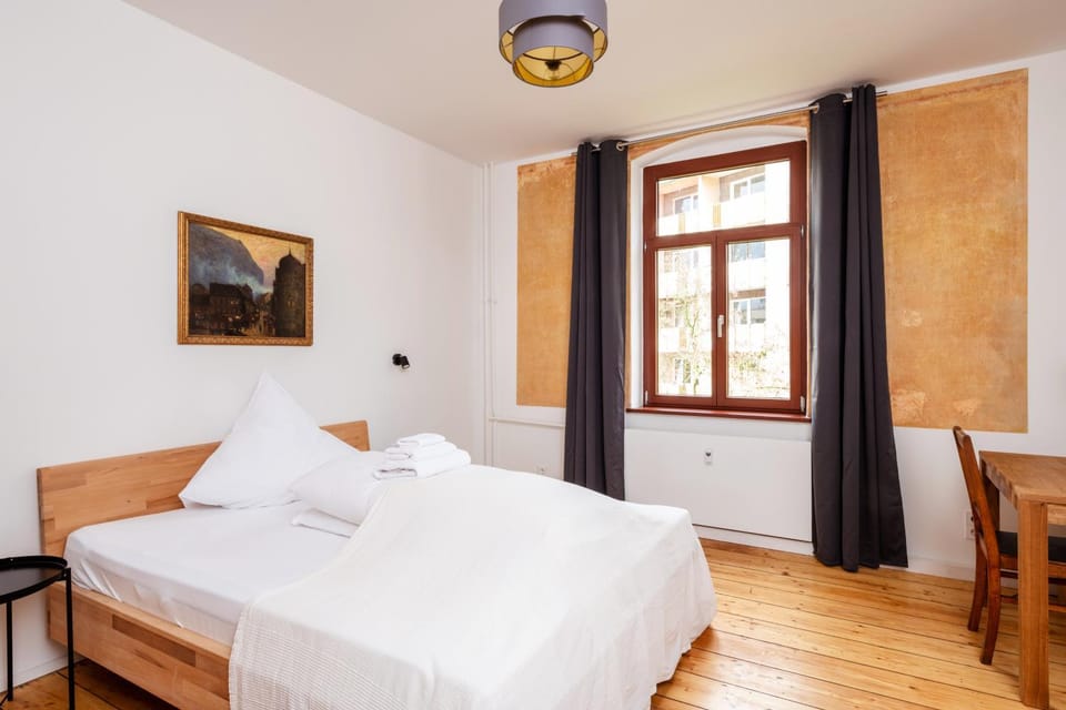 Bed, Photo of the whole room
