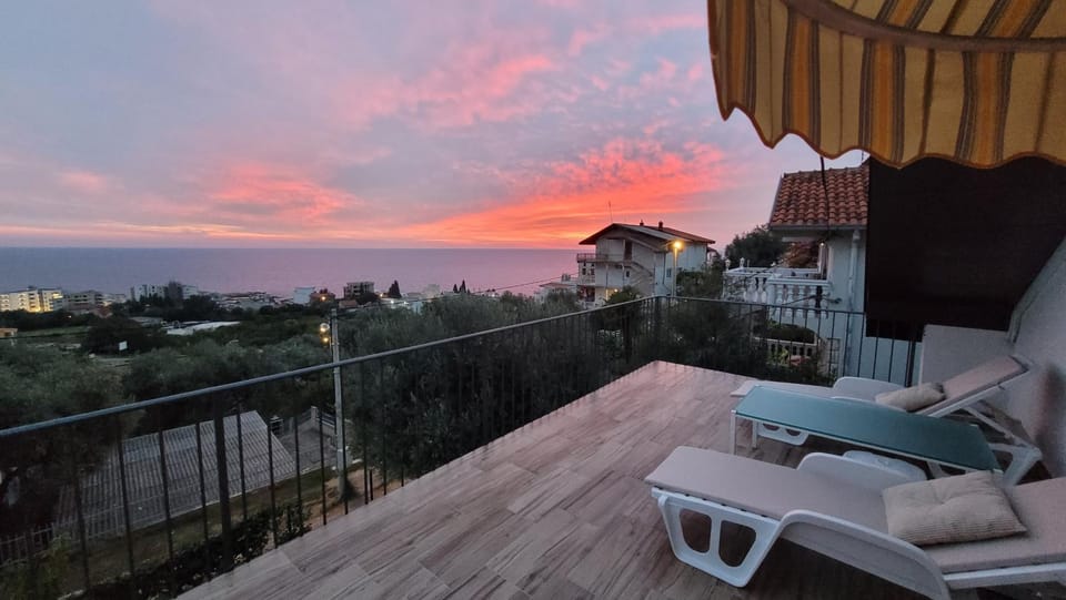 View (from property/room), Balcony/Terrace, Balcony/Terrace, Sea view, Sunset