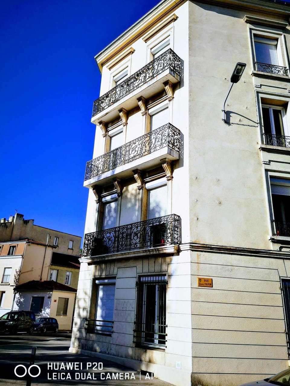 Property building, Neighbourhood