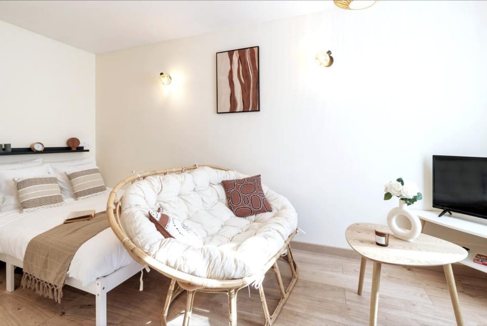 Living room, Bedroom