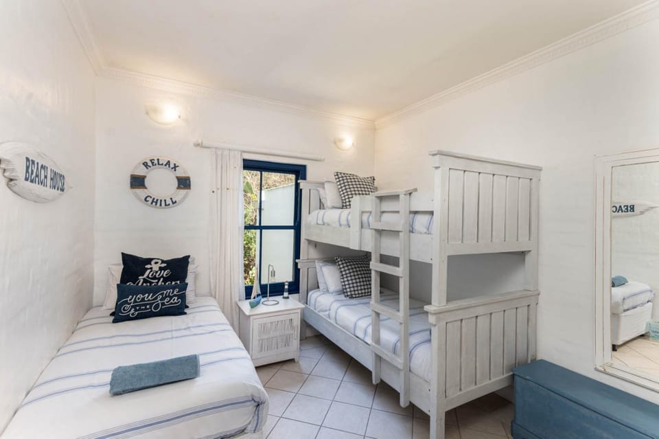 Bed, Bedroom, bunk bed