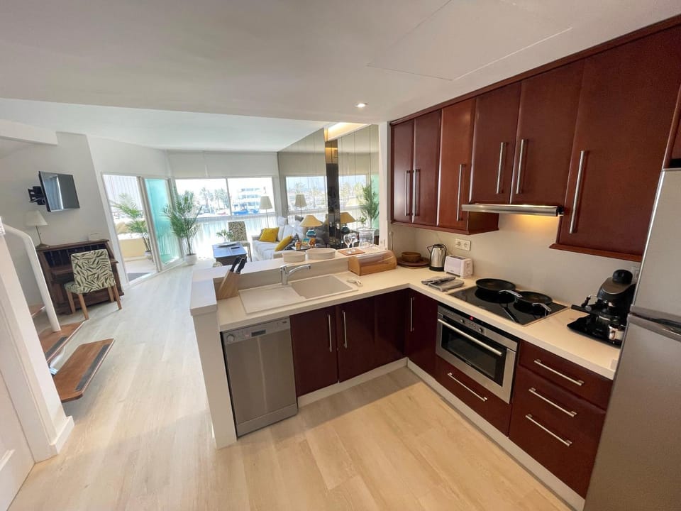 Coffee/tea facilities, Kitchen or kitchenette, dishwasher, minibar, pet friendly, toaster