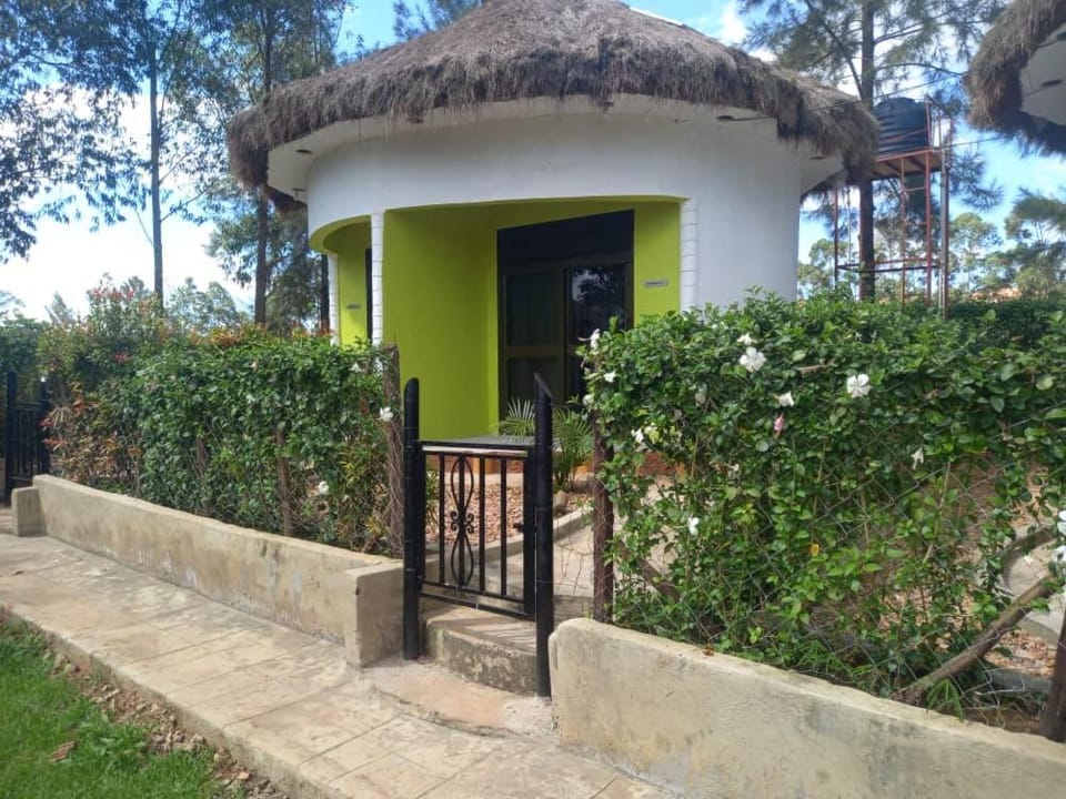 Paradise Gardens Kajjansi Bed and Breakfast in Uganda