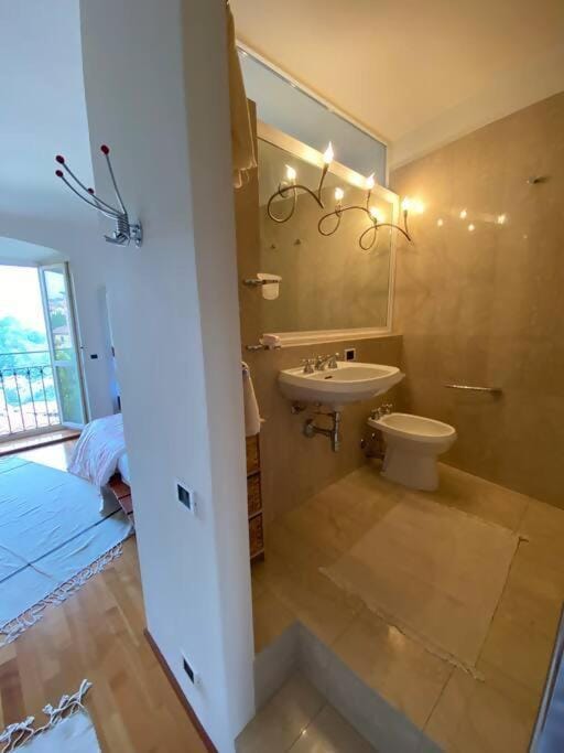 Chambre Dans La Tour Bed and Breakfast in Bergamo