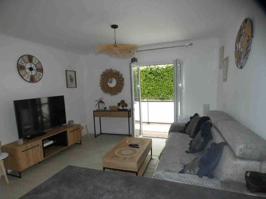 Studio avec jardin proche plage Six Fours/Sanary Apartment in Sanary-sur-Mer