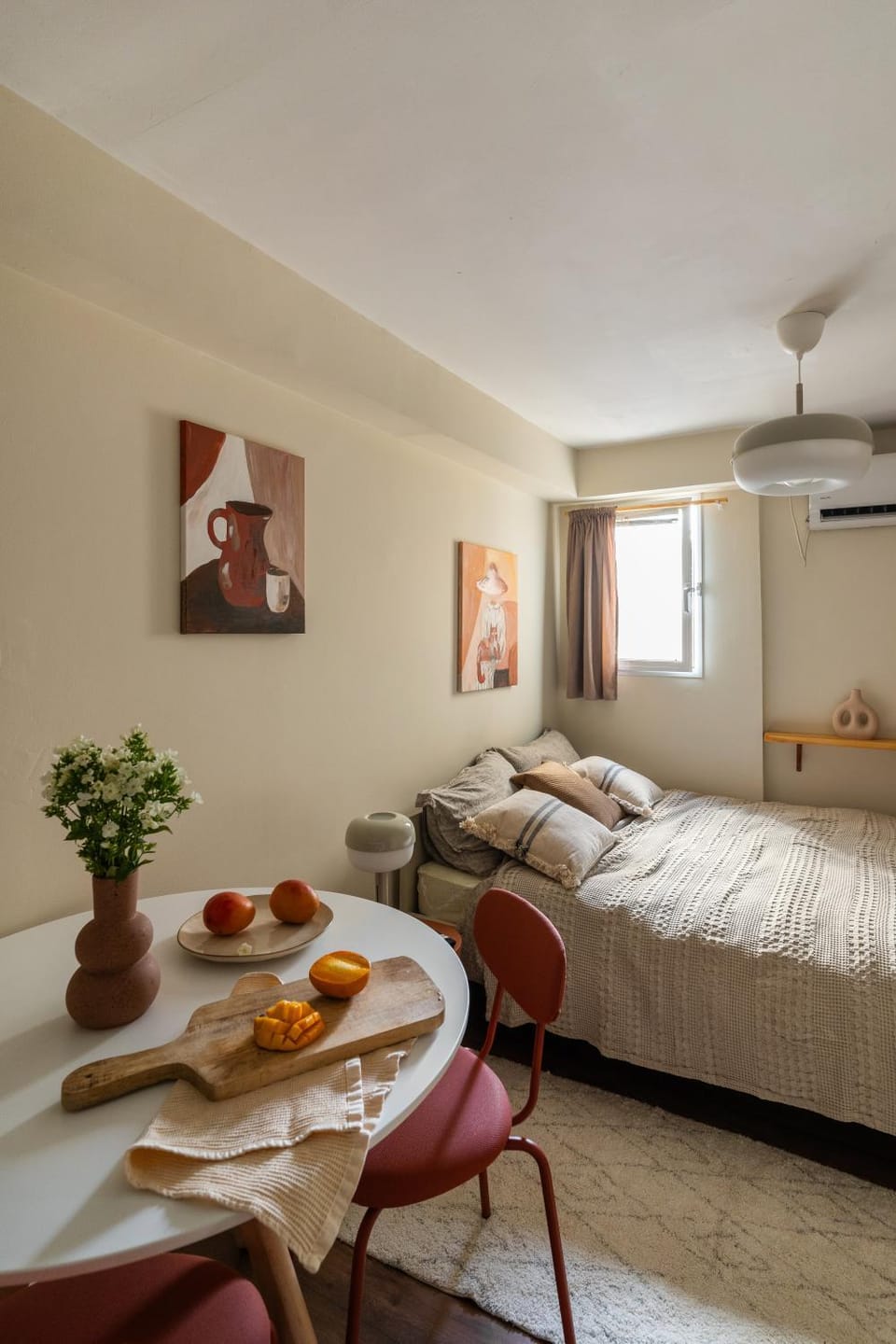 Bed, Living room, Seating area, Bedroom, towels, air conditioner